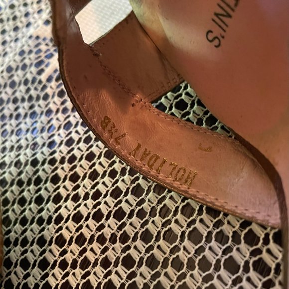 Gold/bronze leather stiletto heels - Picture 12 of 14